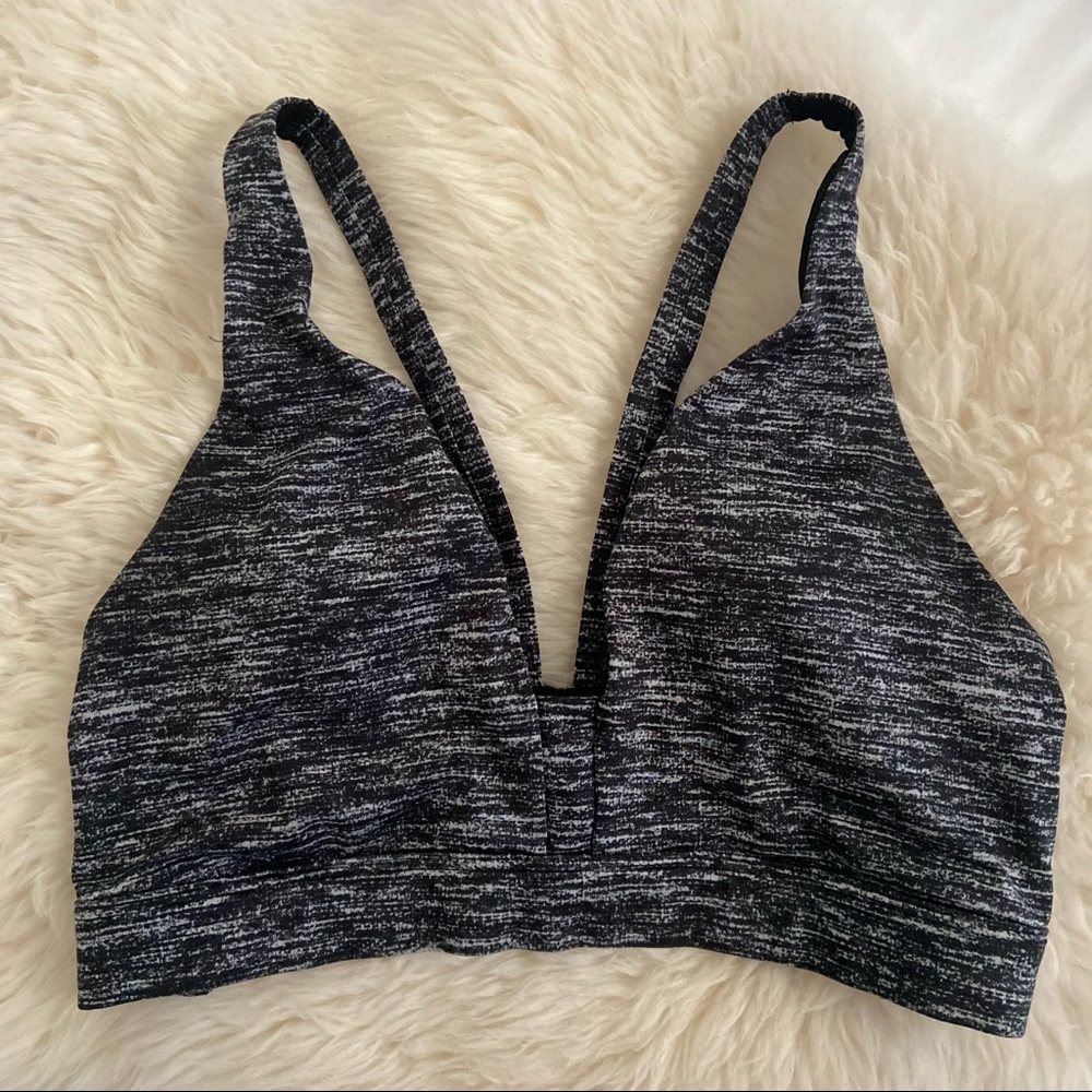 VS Heather Grey Deep Cut Sports Bra Size Small